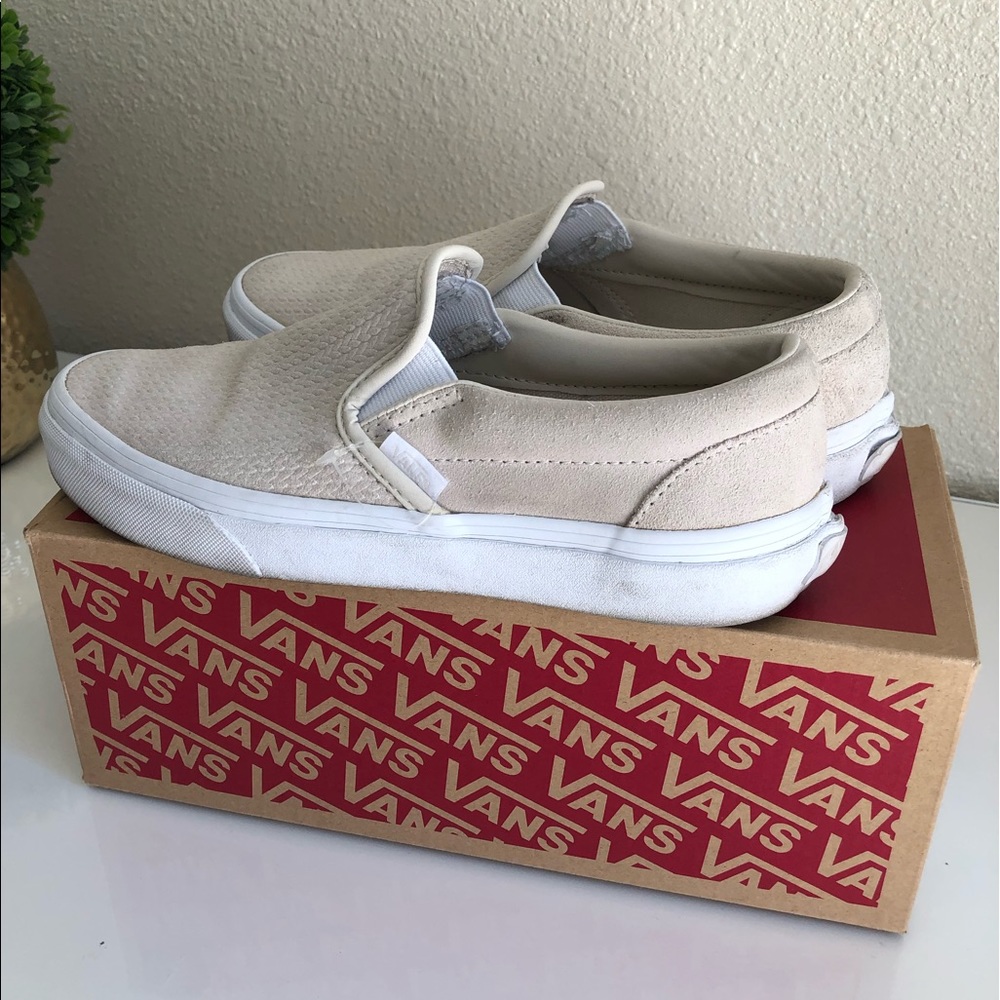 VANS: SLIP ON SUEDE MOONBEAM